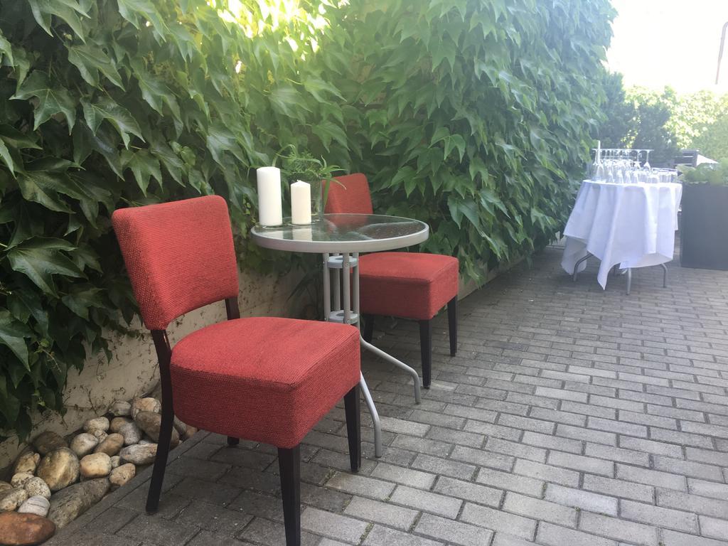 Penzion Luxor Trnava Luaran gambar